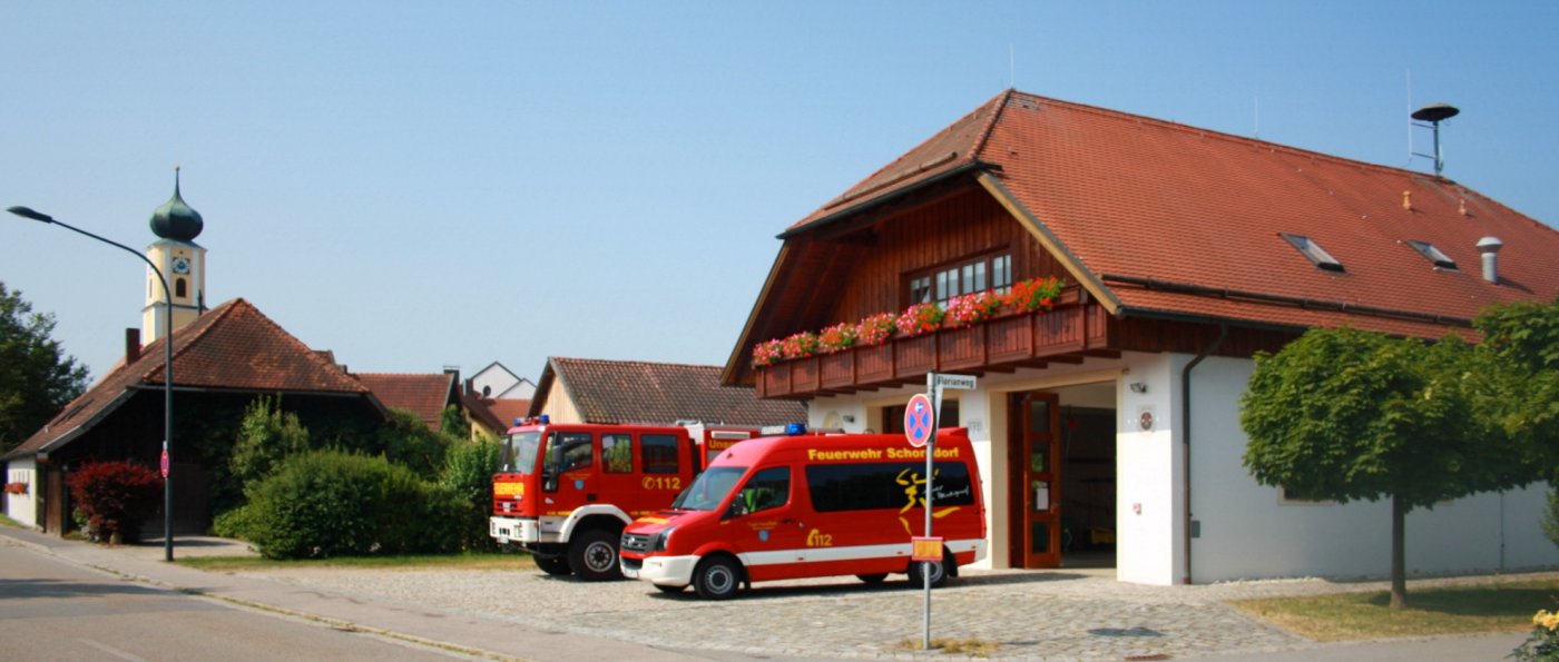 ffw-schorndorf-feuerwehrfahrzeuge-kirche-dorf-cham-oberpfalz