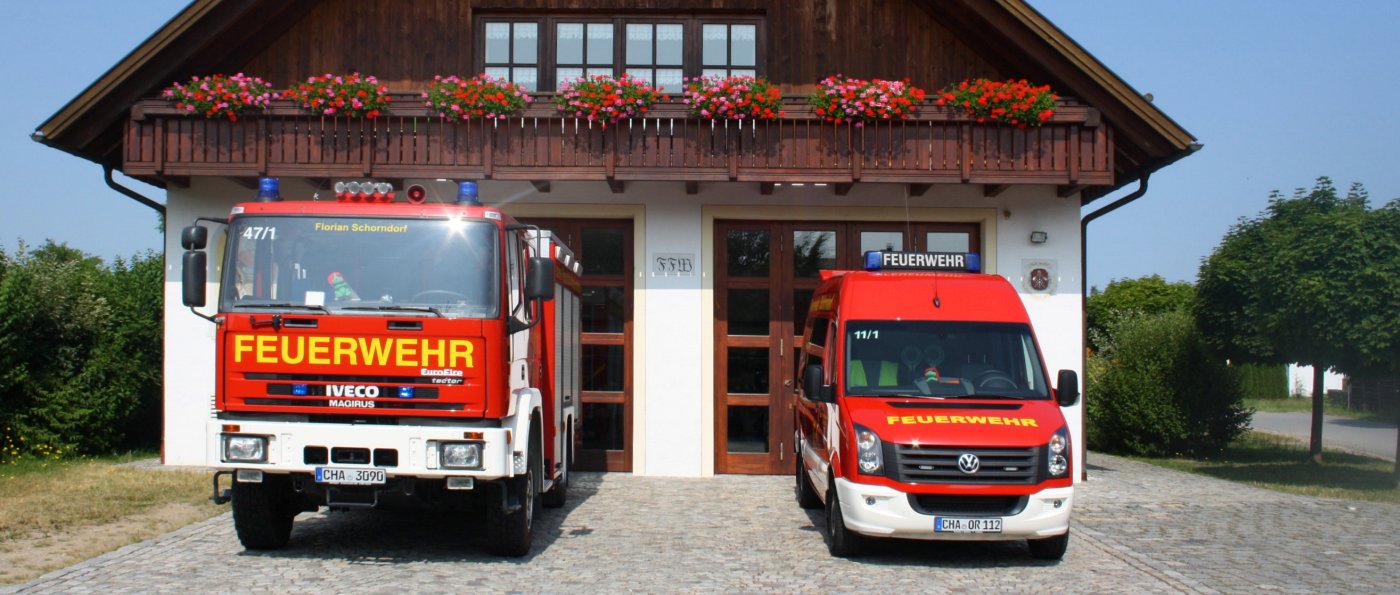 ffw-schorndorf-feuerwehrhaus-cham-feuerwehrfahrzeuge